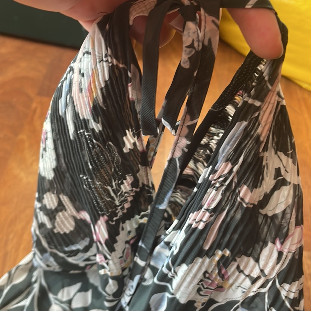 BNWOT Lauren Conrad floral sheer light blouse. - Picture 4 of 15